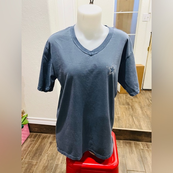 Dallas Cowboys Americas Team Alta Gracia Blue V-Neck Distressed T-shirt Women M - Picture 2 of 5